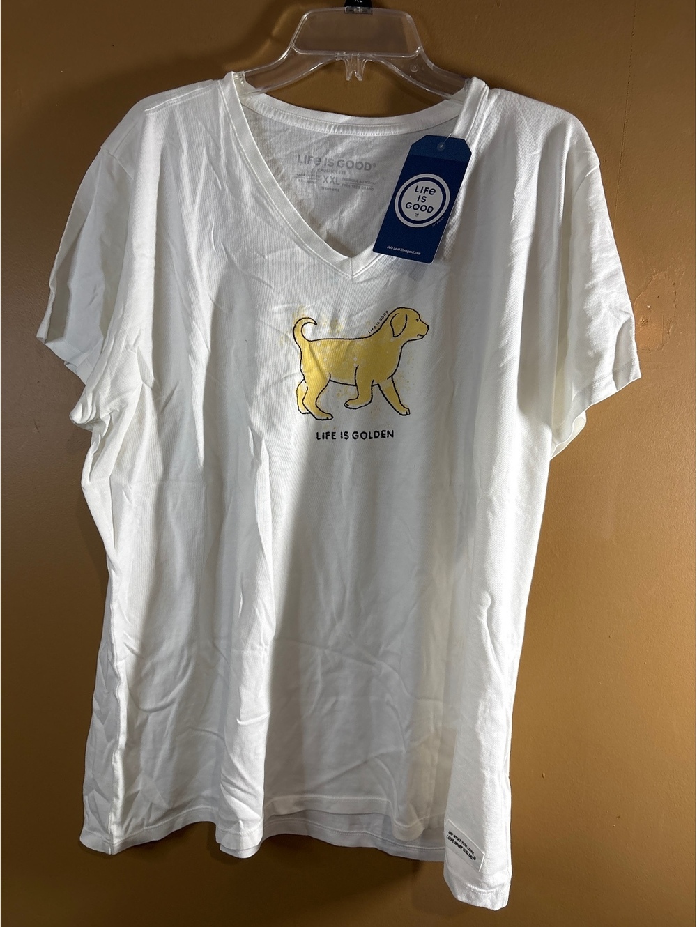 HC1218 Life is Good Women's XXL White V-Neck T-Shirt with Yellow Dog Graphic